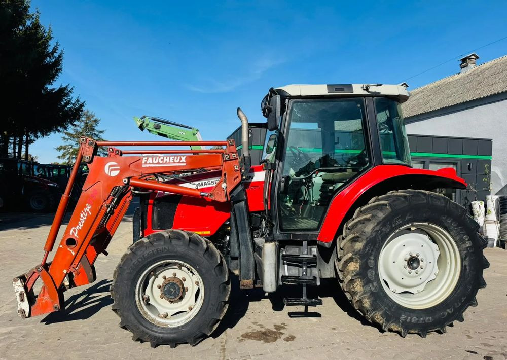 Massey Ferguson 5445 Dyna 4 - Τρακτέρ: φωτογραφία 1 Massey Ferguson 5445 Dyna 4 - Τρακτέρ: φωτογραφία 1