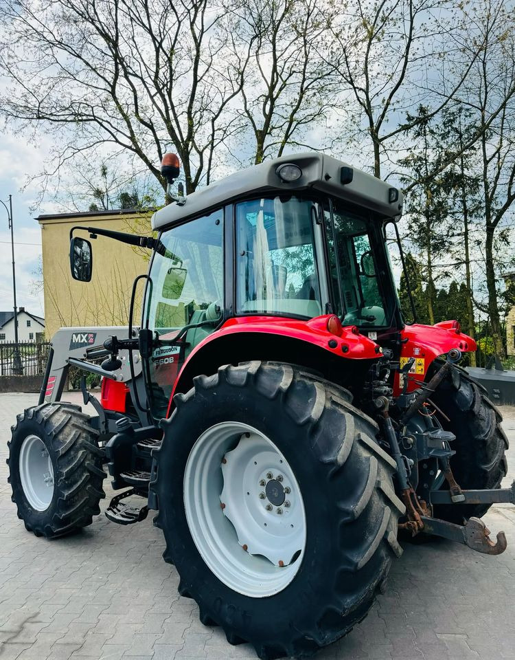 Massey Ferguson 5608 Dyna 4 - Τρακτέρ: φωτογραφία 4 Massey Ferguson 5608 Dyna 4 - Τρακτέρ: φωτογραφία 4