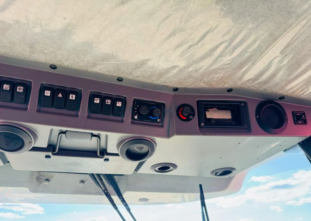 Θεριζοαλωνιστική μηχανή Massey Ferguson 7274: φωτογραφία 11