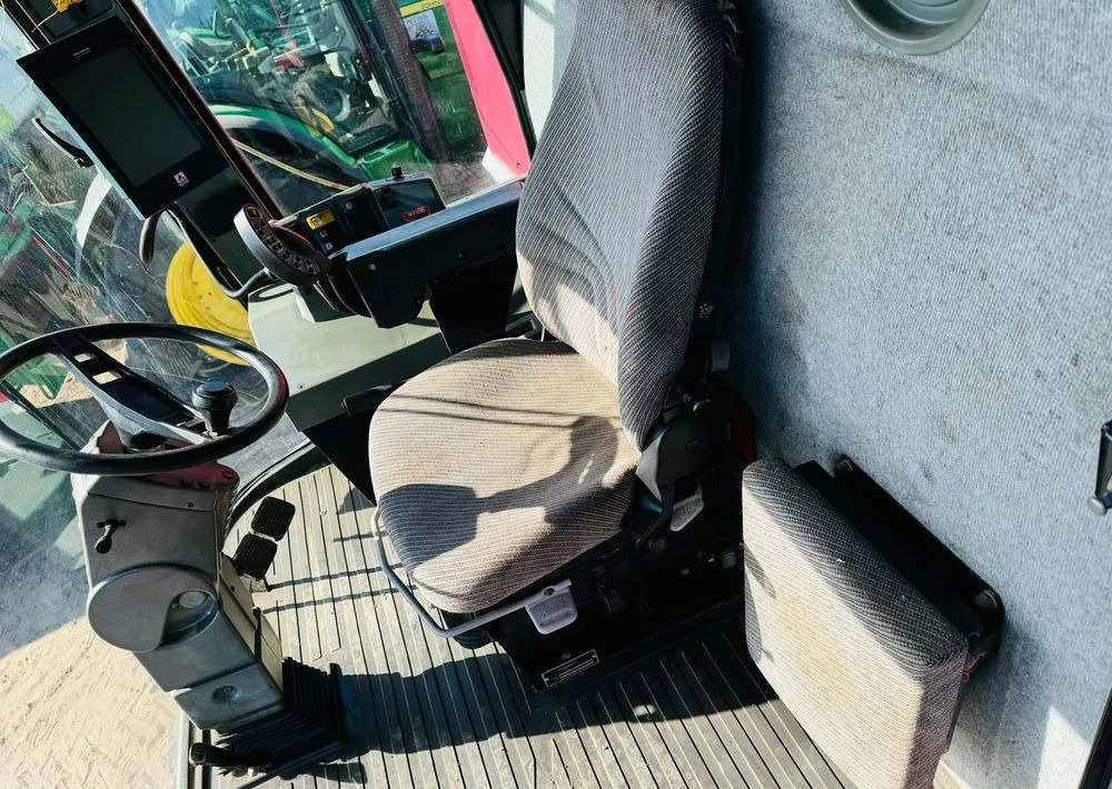 Θεριζοαλωνιστική μηχανή Massey Ferguson 7274: φωτογραφία 12