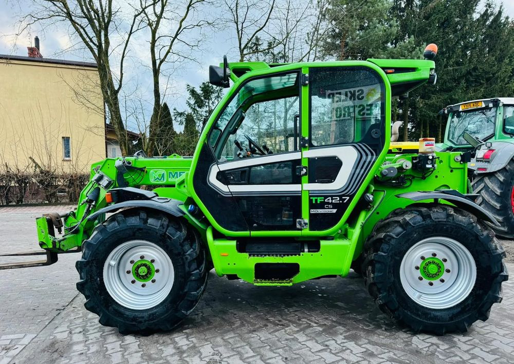 Merlo TF 42.7 CS - Τηλεσκοπικός φορτωτής: φωτογραφία 2 Merlo TF 42.7 CS - Τηλεσκοπικός φορτωτής: φωτογραφία 2