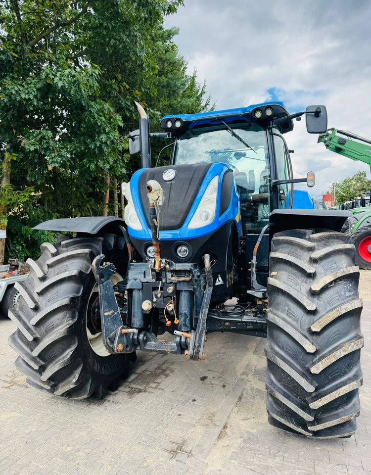 New Holland T7.230 - Τρακτέρ: φωτογραφία 5 New Holland T7.230 - Τρακτέρ: φωτογραφία 5