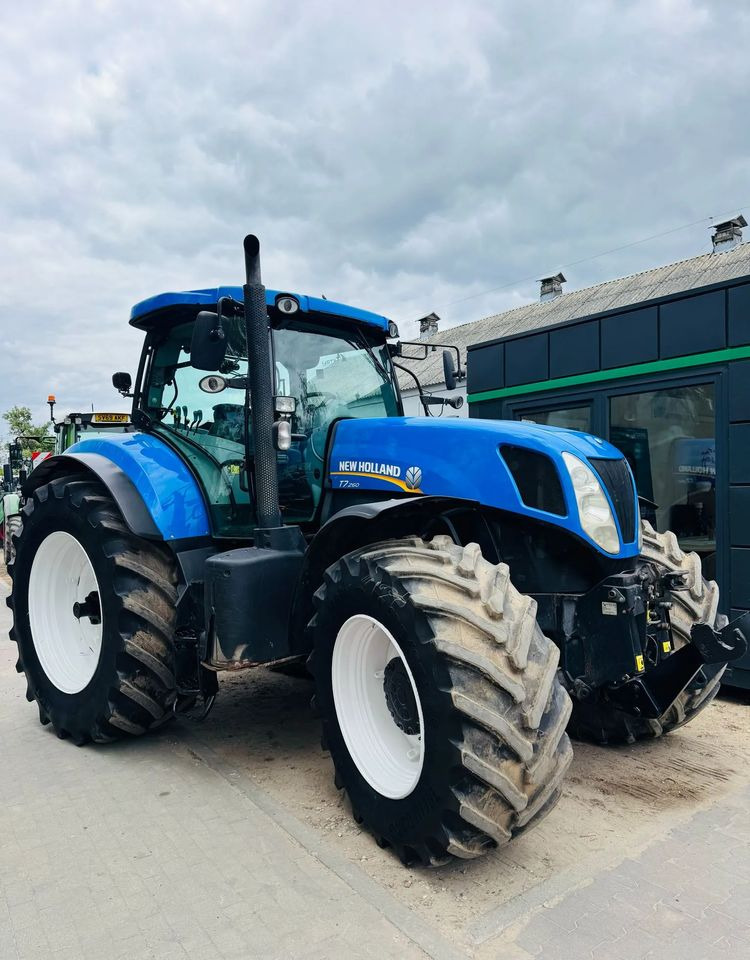 New Holland T7.260 Powercommand - Τρακτέρ: φωτογραφία 4 New Holland T7.260 Powercommand - Τρακτέρ: φωτογραφία 4