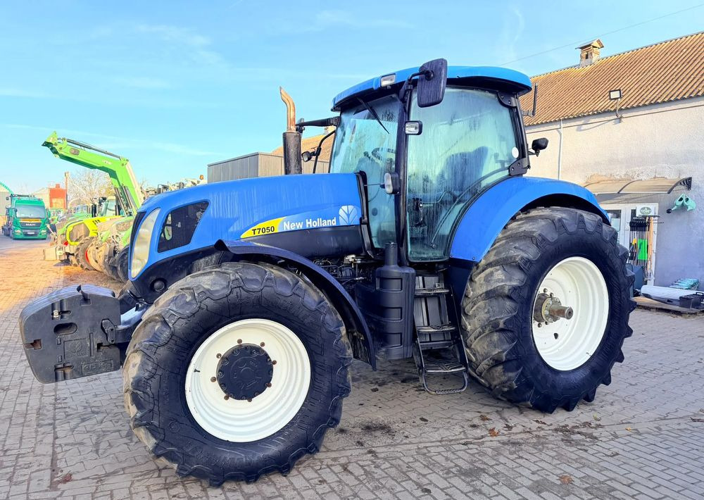 New Holland T7050 - Τρακτέρ: φωτογραφία 4 New Holland T7050 - Τρακτέρ: φωτογραφία 4