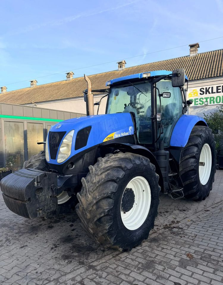 New Holland T7050 - Τρακτέρ: φωτογραφία 2 New Holland T7050 - Τρακτέρ: φωτογραφία 2