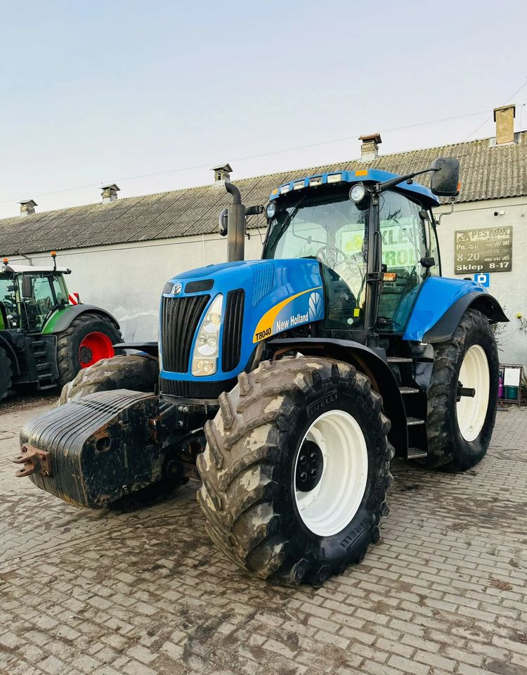New Holland T8040 - Τρακτέρ: φωτογραφία 2 New Holland T8040 - Τρακτέρ: φωτογραφία 2