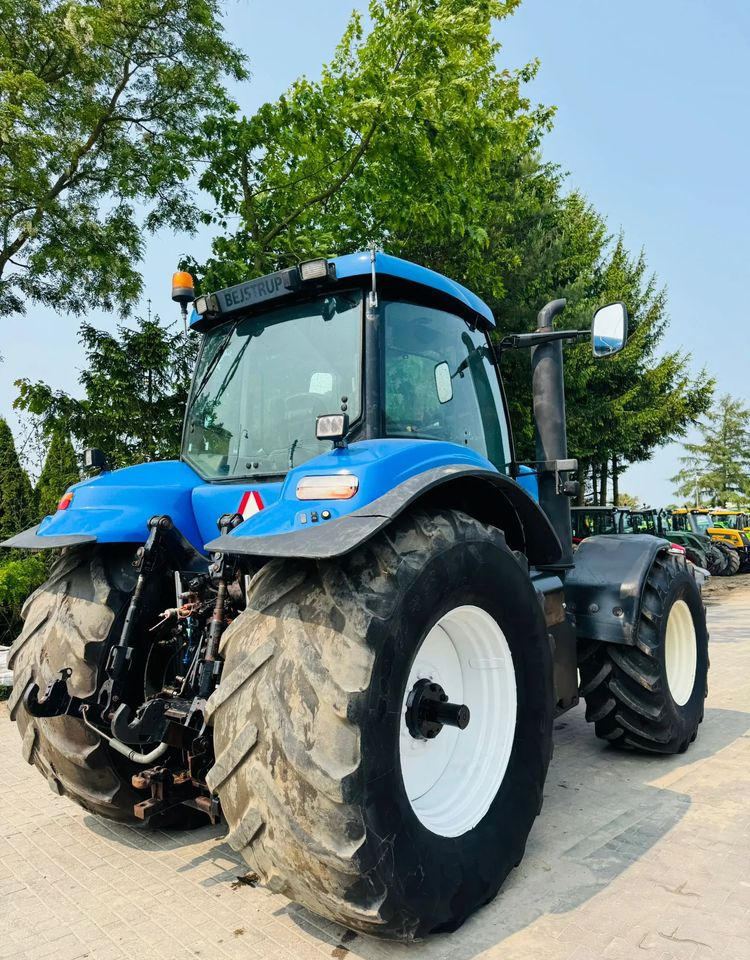 New Holland T8040 - Τρακτέρ: φωτογραφία 3 New Holland T8040 - Τρακτέρ: φωτογραφία 3