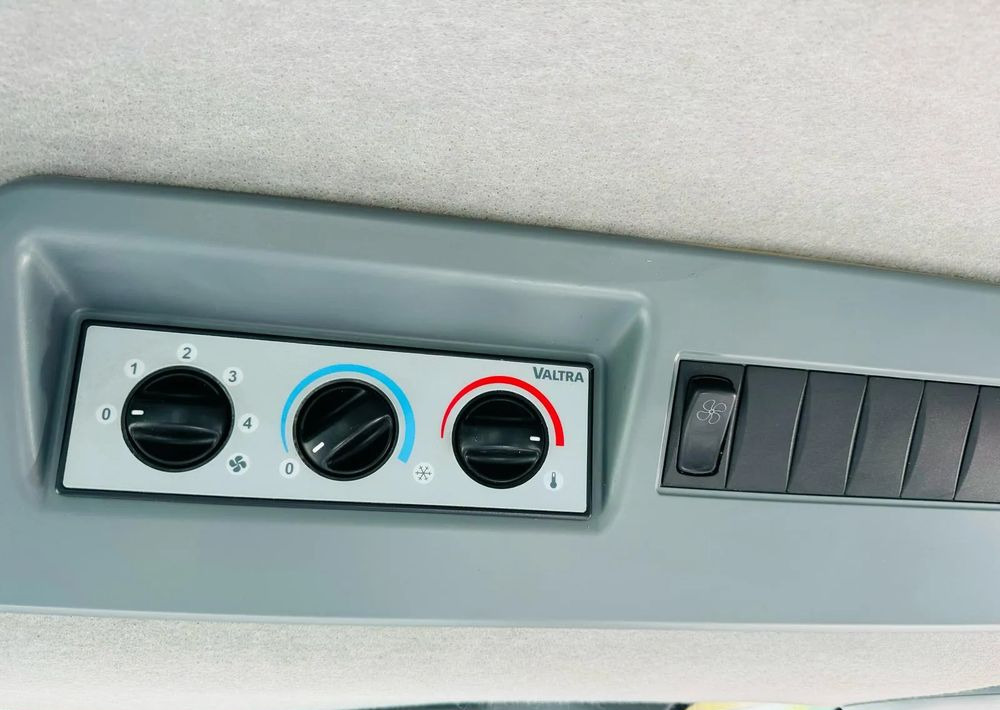 Τρακτέρ Valtra N101: φωτογραφία 19