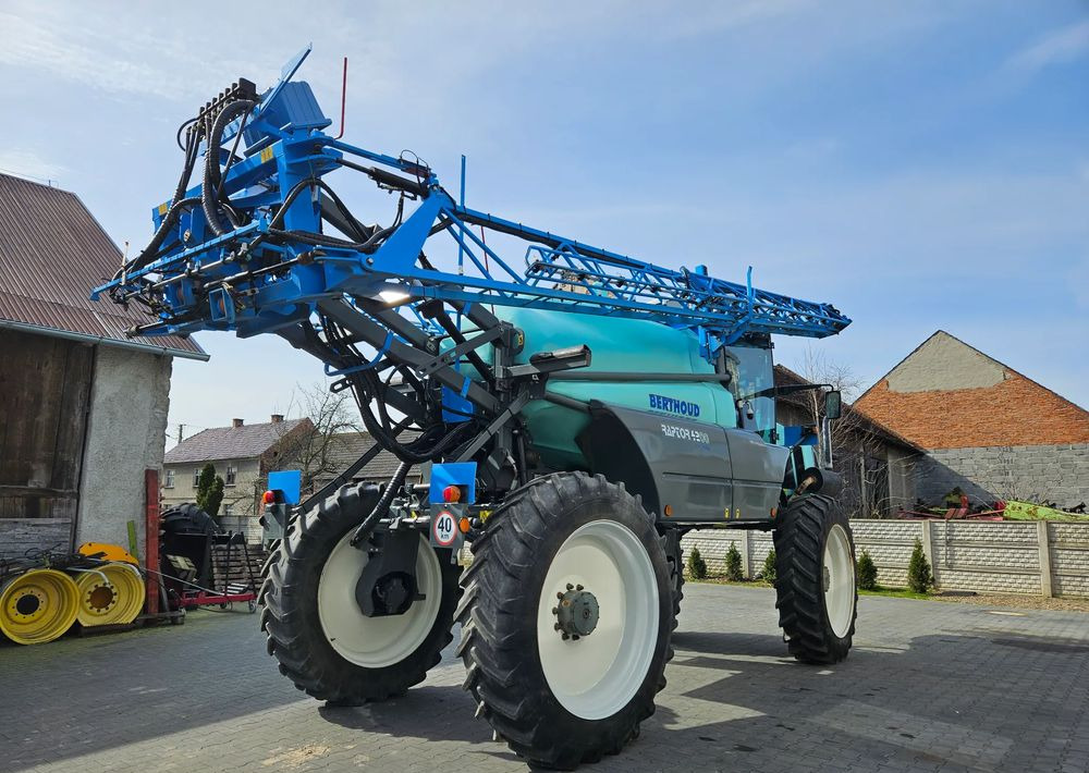 Berthoud Raptor 4200 D.P. TRONIC - Ψεκαστικό: φωτογραφία 4 Berthoud Raptor 4200 D.P. TRONIC - Ψεκαστικό: φωτογραφία 4