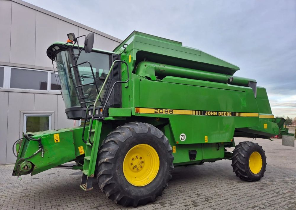 John Deere 2066 - Θεριζοαλωνιστική μηχανή: φωτογραφία 1 John Deere 2066 - Θεριζοαλωνιστική μηχανή: φωτογραφία 1
