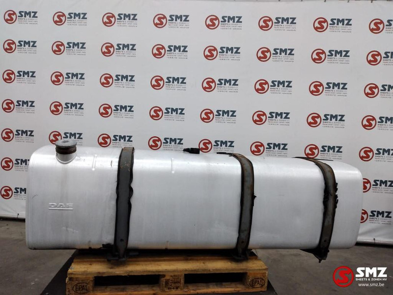 DAF Occ brandstoftank + steunen DAF XF 95 600L 1681833 - Ρεζερβουάρ καυσίμου για Φορτηγό: φωτογραφία 1 DAF Occ brandstoftank + steunen DAF XF 95 600L 1681833 - Ρεζερβουάρ καυσίμου για Φορτηγό: φωτογραφία 1