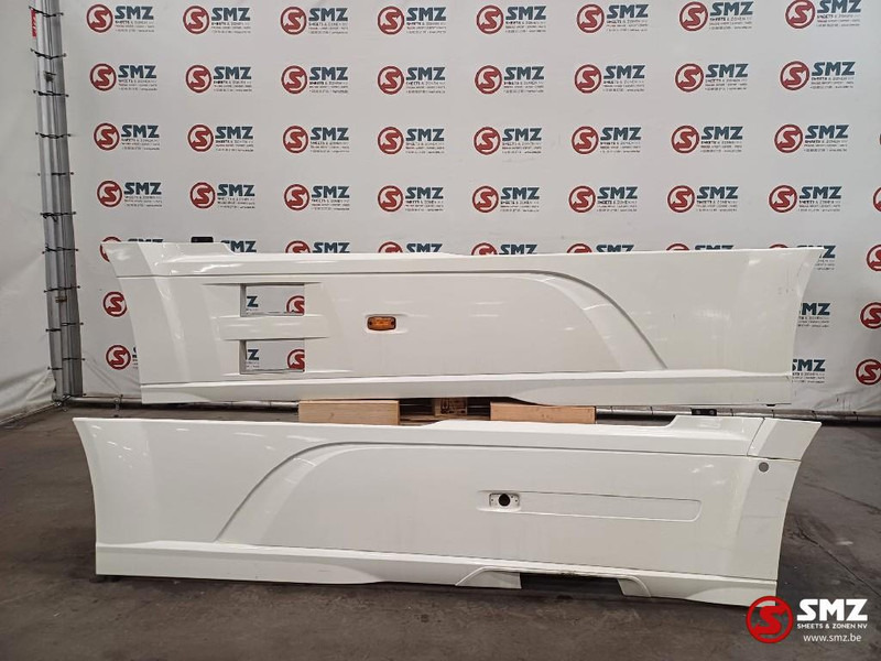 DAF Occ set side skirts L/R DAF - Πλαίσιο/ Σασί για Φορτηγό: φωτογραφία 1 DAF Occ set side skirts L/R DAF - Πλαίσιο/ Σασί για Φορτηγό: φωτογραφία 1