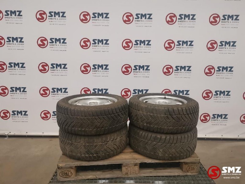 Mercedes-Benz Occ Band Dunlop M+S met velg 225/55R16 95H - Ελαστικό για Φορτηγό: φωτογραφία 1 Mercedes-Benz Occ Band Dunlop M+S met velg 225/55R16 95H - Ελαστικό για Φορτηγό: φωτογραφία 1