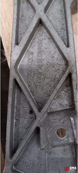 Mercedes-Benz Occ koplampsteunbeugel links Mercedes - Προβολέας για Φορτηγό: φωτογραφία 3 Mercedes-Benz Occ koplampsteunbeugel links Mercedes - Προβολέας για Φορτηγό: φωτογραφία 3