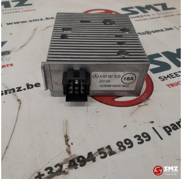 Mercedes-Benz Occ omvormer 24-12V 18A Mercedes - Ηλεκτρικό σύστημα για Φορτηγό: φωτογραφία 1 Mercedes-Benz Occ omvormer 24-12V 18A Mercedes - Ηλεκτρικό σύστημα για Φορτηγό: φωτογραφία 1