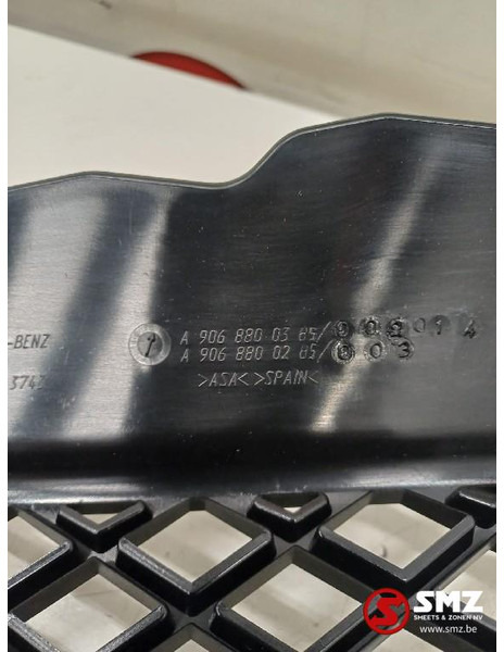 Mercedes-Benz Radiator grille mercedes - Μάσκα ψυγείου για Φορτηγό: φωτογραφία 3 Mercedes-Benz Radiator grille mercedes - Μάσκα ψυγείου για Φορτηγό: φωτογραφία 3