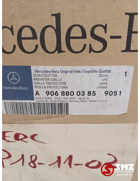 Mercedes-Benz Radiator grille mercedes - Μάσκα ψυγείου για Φορτηγό: φωτογραφία 4 Mercedes-Benz Radiator grille mercedes - Μάσκα ψυγείου για Φορτηγό: φωτογραφία 4