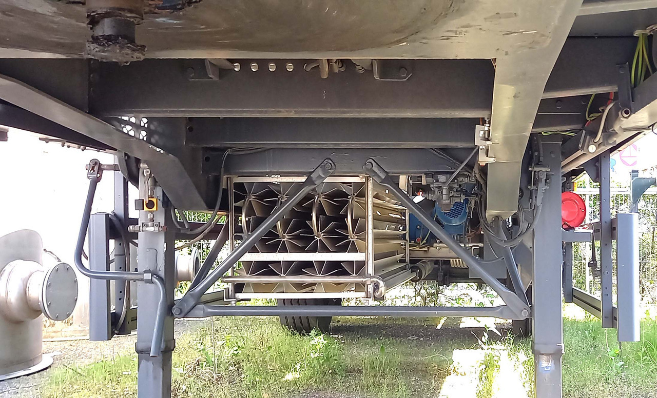 Επικαθήμενο βυτίο Messer Griesheim Gas tank semi-trailer used for LNG/CNG mobile filling station Methan Gas Cryogenic: φωτογραφία 21 Επικαθήμενο βυτίο Messer Griesheim Gas tank semi-trailer used for LNG/CNG mobile filling station Methan Gas Cryogenic: φωτογραφία 21