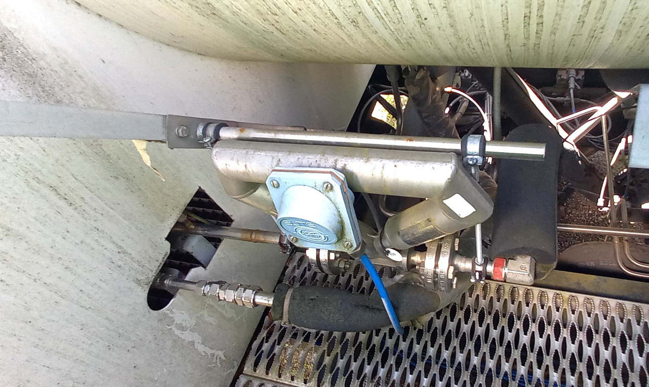 Επικαθήμενο βυτίο Messer Griesheim Gas tank semi-trailer used for LNG/CNG mobile filling station Methan Gas Cryogenic: φωτογραφία 16 Επικαθήμενο βυτίο Messer Griesheim Gas tank semi-trailer used for LNG/CNG mobile filling station Methan Gas Cryogenic: φωτογραφία 16