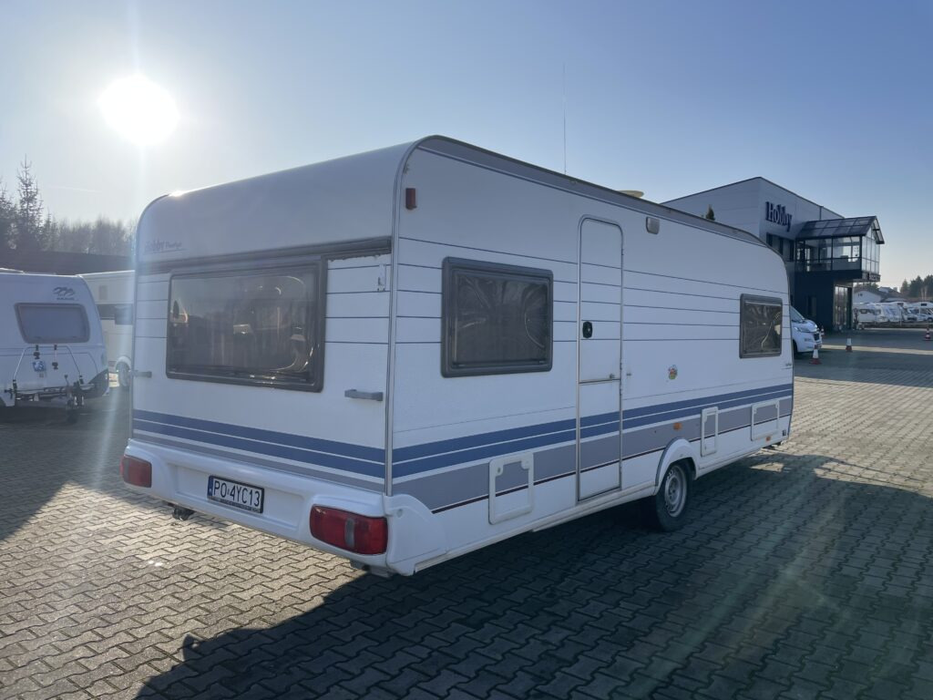 Hobby 560 UL Prestige 1998 - Ρυμουλκούμενο τροχόσπιτο: φωτογραφία 4 Hobby 560 UL Prestige 1998 - Ρυμουλκούμενο τροχόσπιτο: φωτογραφία 4