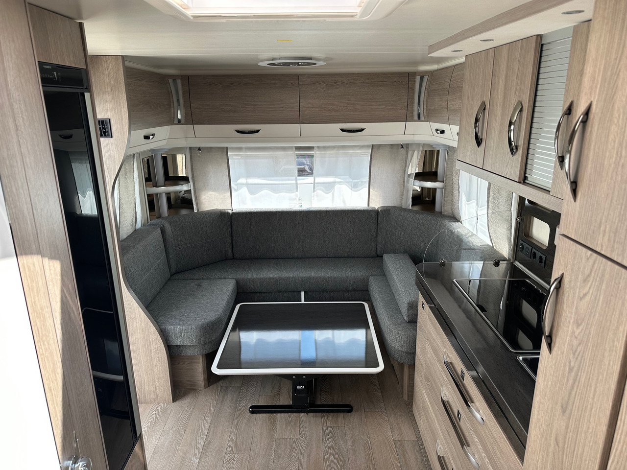 Hobby 560 UL Prestige 2023 - Ρυμουλκούμενο τροχόσπιτο: φωτογραφία 5 Hobby 560 UL Prestige 2023 - Ρυμουλκούμενο τροχόσπιτο: φωτογραφία 5