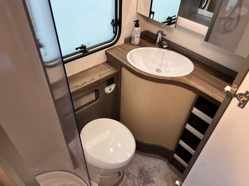 Ρυμουλκούμενο τροχόσπιτο Hobby EXCELLENT EDITION 545 KMF: φωτογραφία 11