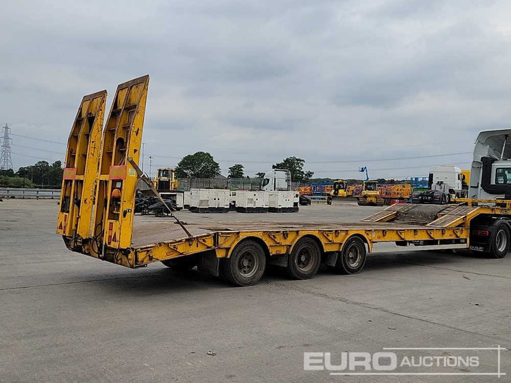 1998 King trailers Tri Axle Step Frame Low Loader Trailer, Neck Ramps, Out Riggers, Hydraulic Ramps - Επικαθήμενο με χαμηλό δάπεδο: φωτογραφία 5 1998 King trailers Tri Axle Step Frame Low Loader Trailer, Neck Ramps, Out Riggers, Hydraulic Ramps - Επικαθήμενο με χαμηλό δάπεδο: φωτογραφία 5