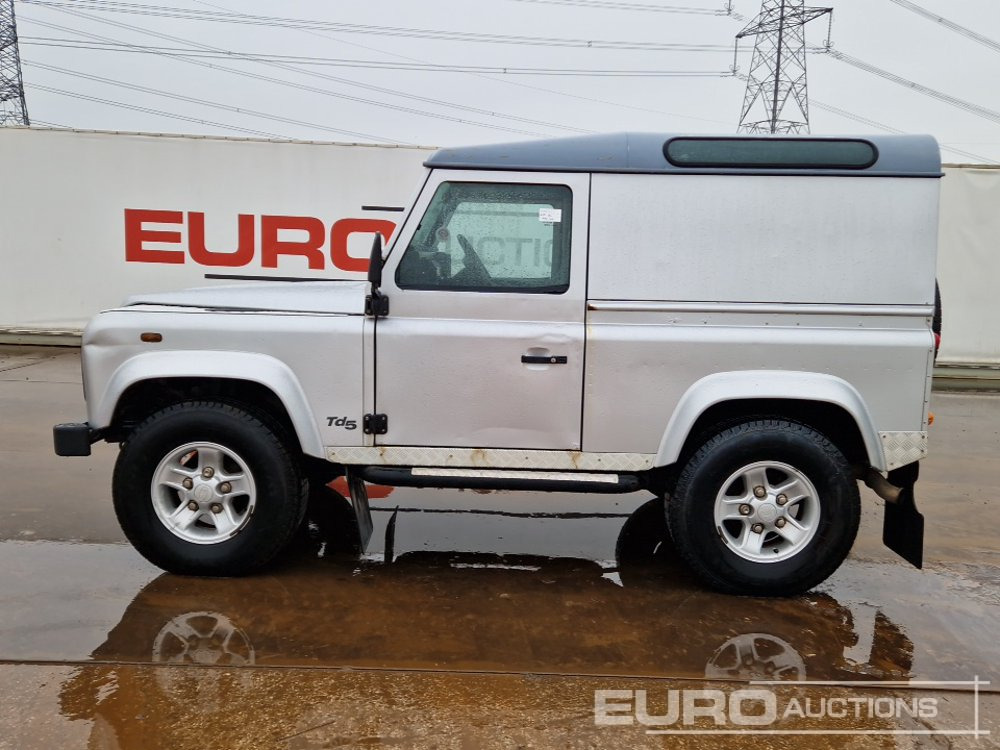 2002 Land Rover Defender 90 - SUV: φωτογραφία 2 2002 Land Rover Defender 90 - SUV: φωτογραφία 2