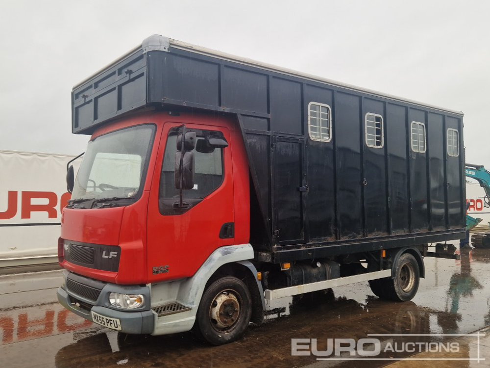 2005 DAF LF45.130 - Φορτηγό μεταφορά ζώων: φωτογραφία 1 2005 DAF LF45.130 - Φορτηγό μεταφορά ζώων: φωτογραφία 1