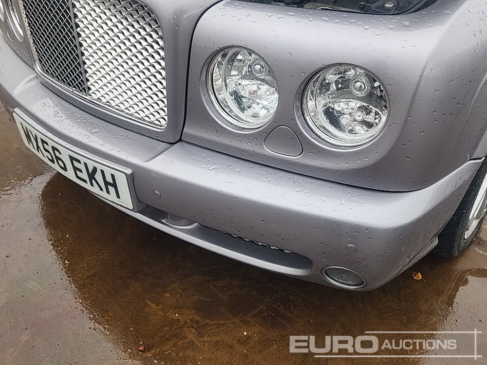 Αυτοκίνητο 2006 Bentley Arnage: φωτογραφία 35