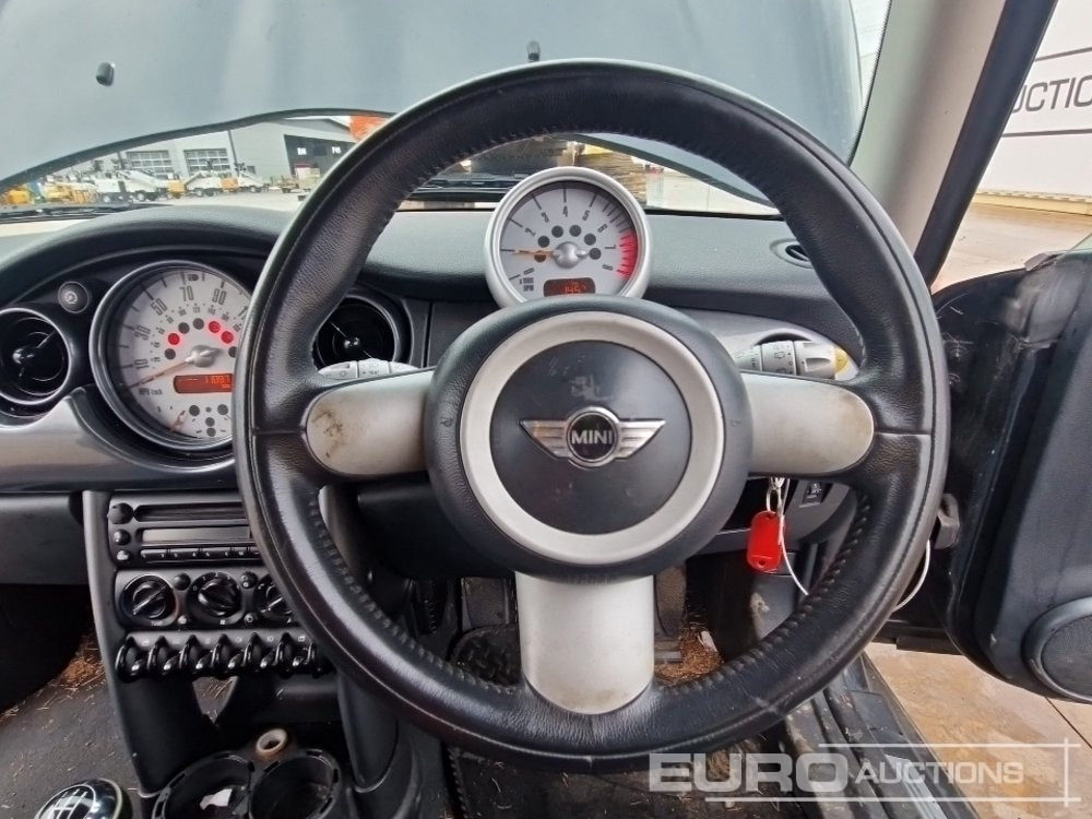 Αυτοκίνητο 2006 Mini Cooper: φωτογραφία 30 Αυτοκίνητο 2006 Mini Cooper: φωτογραφία 30
