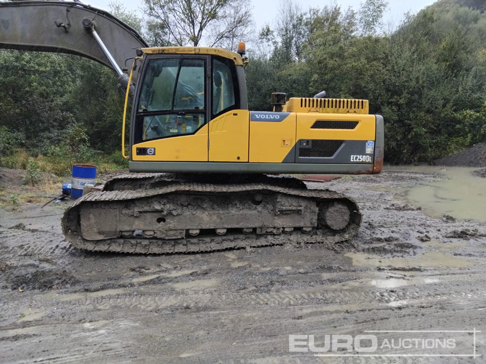 2011 Volvo EC250DL - Ερπυστριοφόρος εκσκαφέας: φωτογραφία 1 2011 Volvo EC250DL - Ερπυστριοφόρος εκσκαφέας: φωτογραφία 1