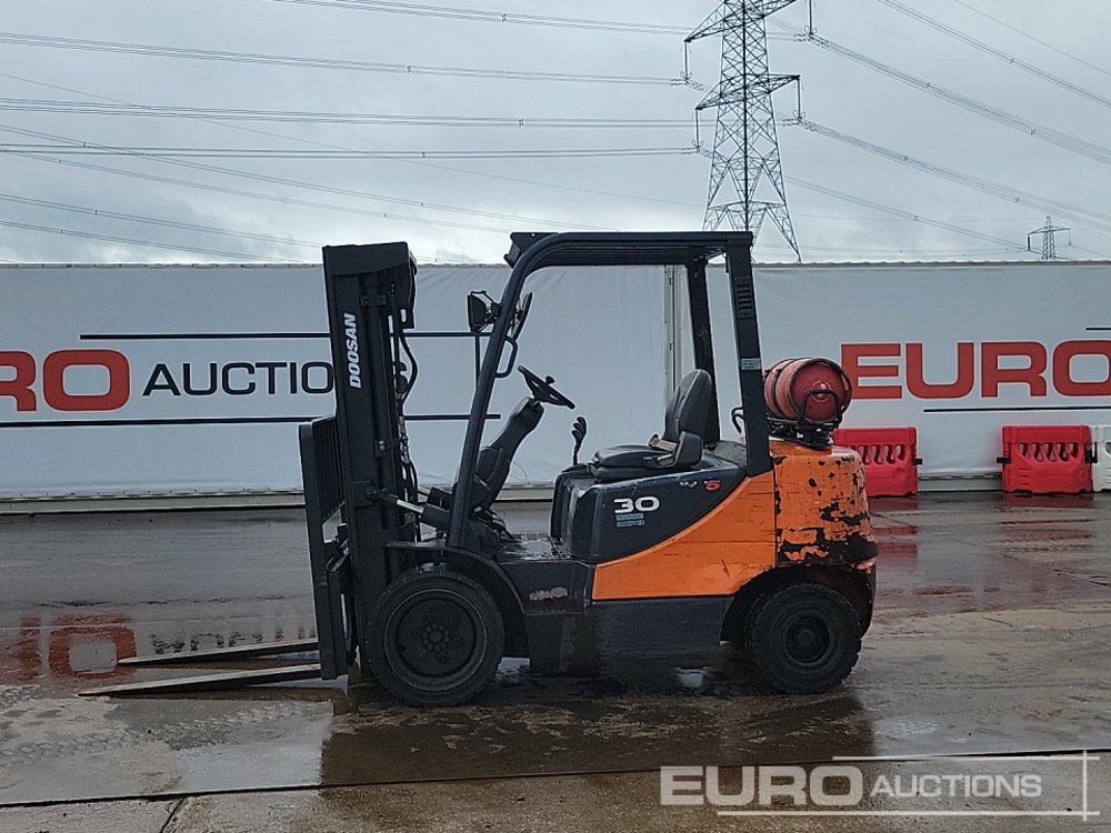 2015 Doosan G30E-5 - Περονοφόρο όχημα: φωτογραφία 2 2015 Doosan G30E-5 - Περονοφόρο όχημα: φωτογραφία 2