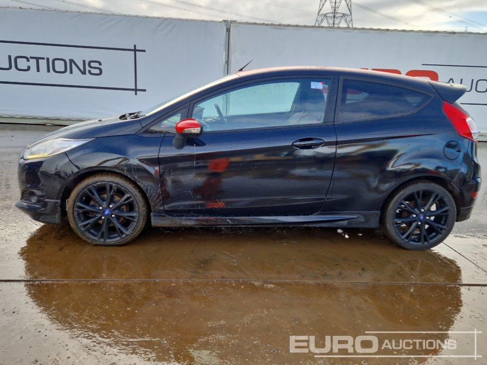 2015 Ford Fiesta - Αυτοκίνητο: φωτογραφία 2 2015 Ford Fiesta - Αυτοκίνητο: φωτογραφία 2