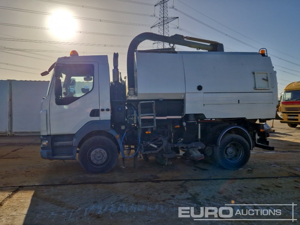 2016 DAF LF220 - Σάρωθρο δρόμων: φωτογραφία 2 2016 DAF LF220 - Σάρωθρο δρόμων: φωτογραφία 2