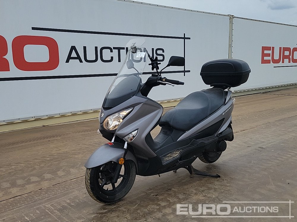 2019 Suzuki Burgman - Μοτοσικλέτα: φωτογραφία 1 2019 Suzuki Burgman - Μοτοσικλέτα: φωτογραφία 1