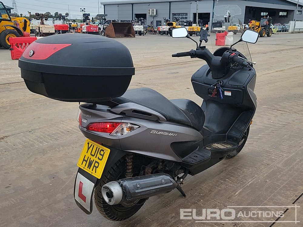 2019 Suzuki Burgman - Μοτοσικλέτα: φωτογραφία 5 2019 Suzuki Burgman - Μοτοσικλέτα: φωτογραφία 5