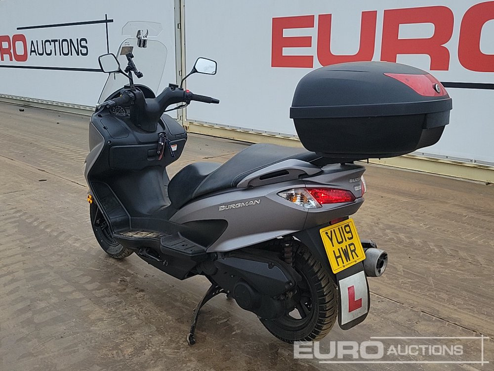 2019 Suzuki Burgman - Μοτοσικλέτα: φωτογραφία 3 2019 Suzuki Burgman - Μοτοσικλέτα: φωτογραφία 3