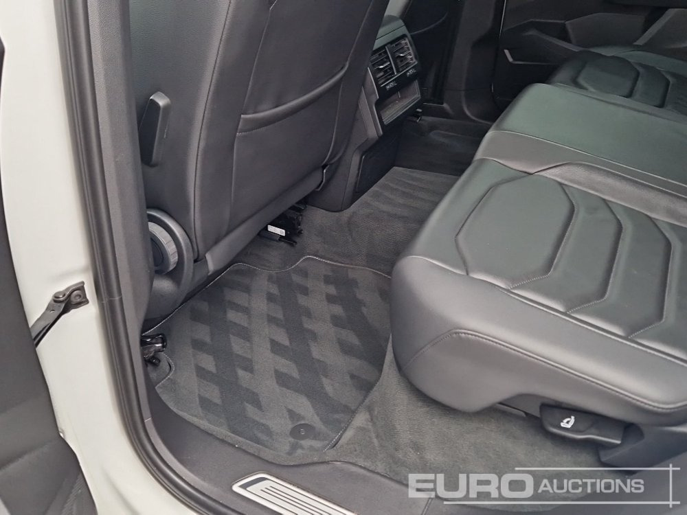 SUV 2020 Volkswagen Touareg: φωτογραφία 17
