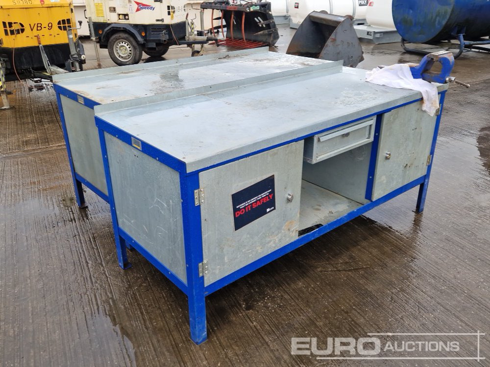 6' Work Bench, Vice & 6' Work Bench - Εξοπλισμού κατασκευών: φωτογραφία 1 6' Work Bench, Vice & 6' Work Bench - Εξοπλισμού κατασκευών: φωτογραφία 1