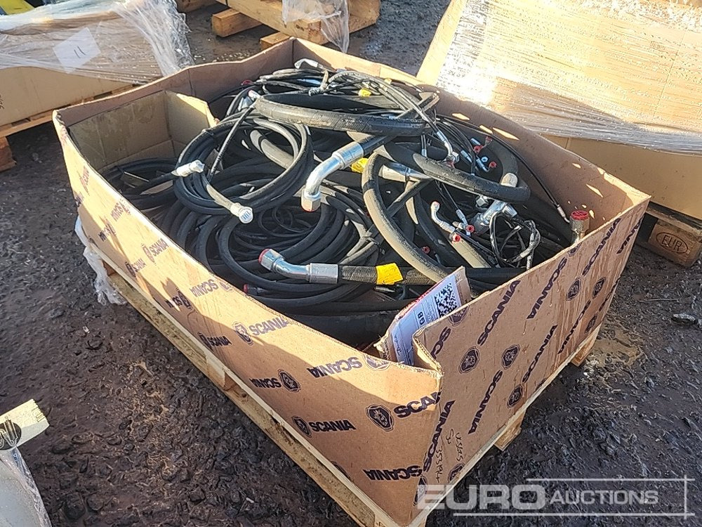 Box Of Hydraulic Hoses, Pins - Γραμμή/ Σωλήνας φρένων για Κατασκευή μηχανήματα: φωτογραφία 1 Box Of Hydraulic Hoses, Pins - Γραμμή/ Σωλήνας φρένων για Κατασκευή μηχανήματα: φωτογραφία 1