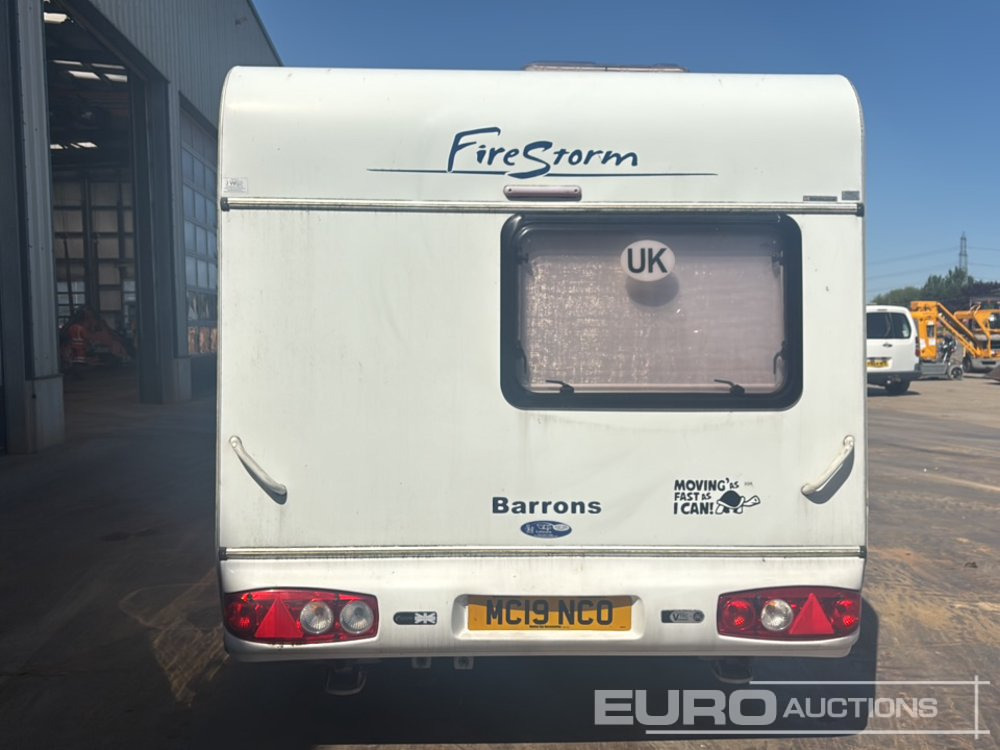 Elddis Firestorm 475 Single Axle 5 Berth Touring Caravan - Ρυμουλκούμενο τροχόσπιτο: φωτογραφία 4 Elddis Firestorm 475 Single Axle 5 Berth Touring Caravan - Ρυμουλκούμενο τροχόσπιτο: φωτογραφία 4