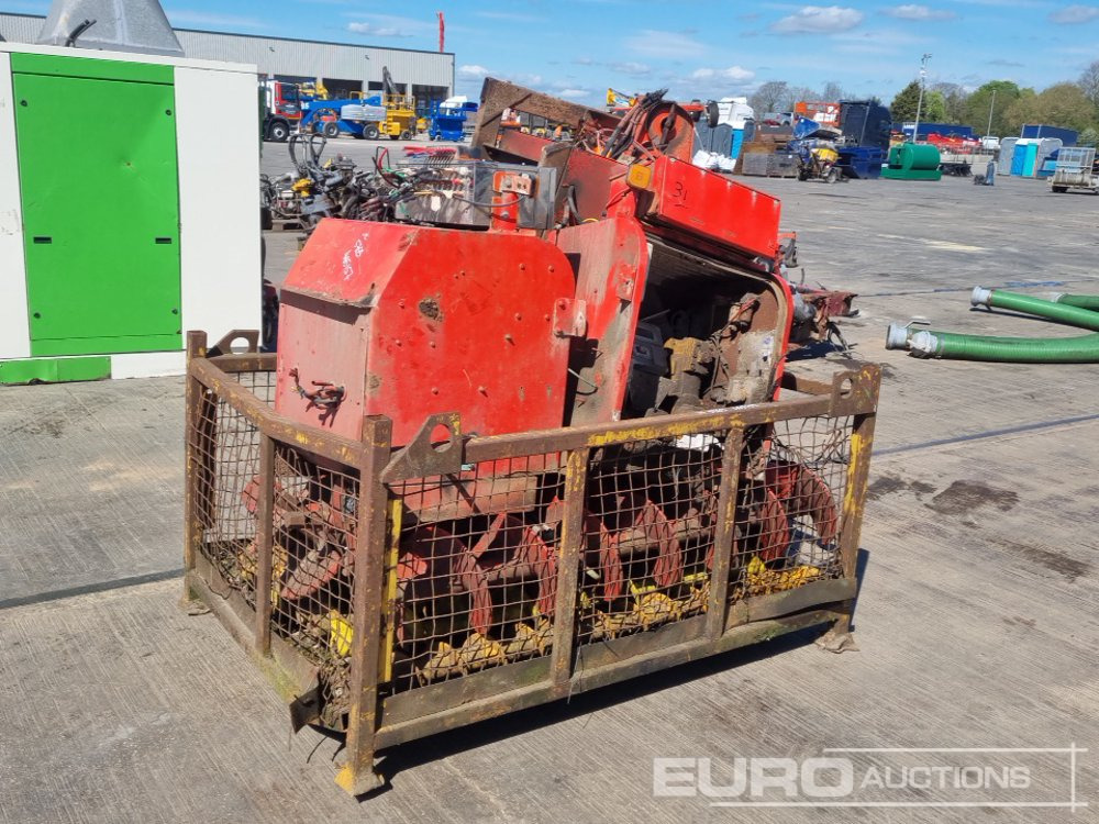 Flow Metre Box to suit Fuel Tanker Lorry (3 of), Selection of Various Size Auger Flights (1 Stillage of) - Εξοπλισμού κατασκευών: φωτογραφία 1 Flow Metre Box to suit Fuel Tanker Lorry (3 of), Selection of Various Size Auger Flights (1 Stillage of) - Εξοπλισμού κατασκευών: φωτογραφία 1