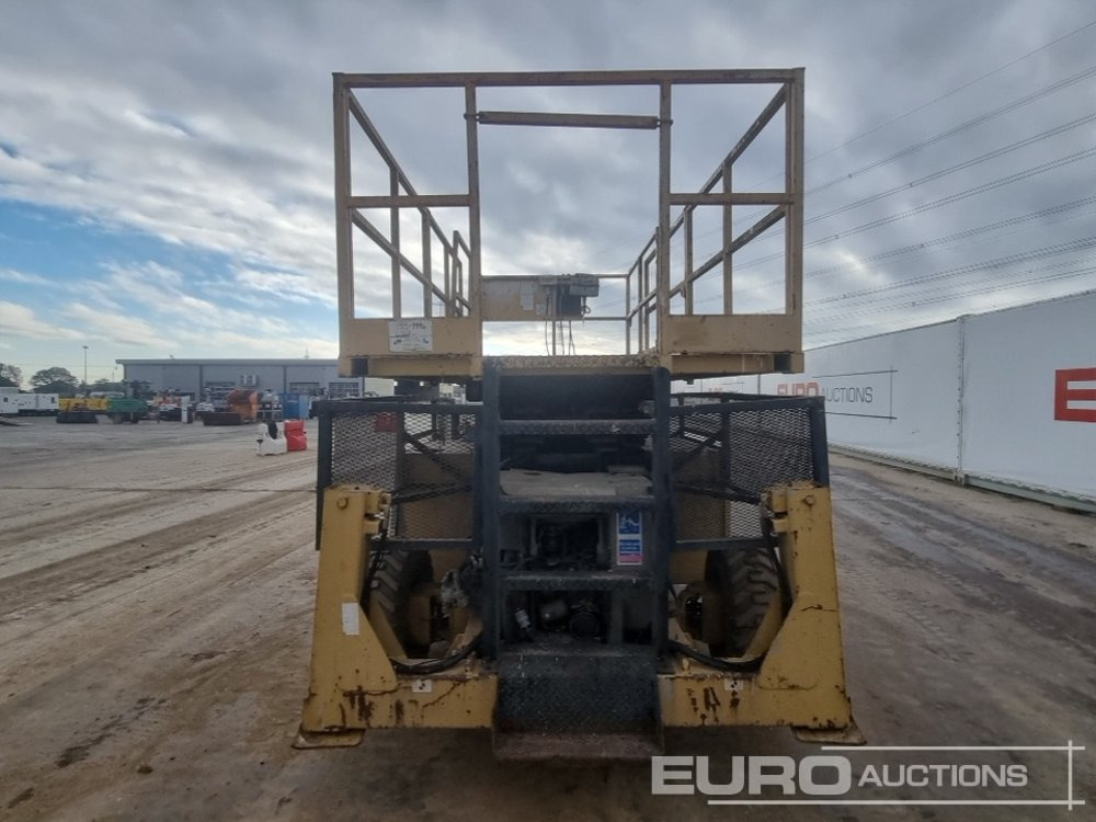 Grove 4x4 Diesel Scissor Lift (Runs, Top Controller Parts Missing) - Πλατφόρμα εναέρια: φωτογραφία 4 Grove 4x4 Diesel Scissor Lift (Runs, Top Controller Parts Missing) - Πλατφόρμα εναέρια: φωτογραφία 4