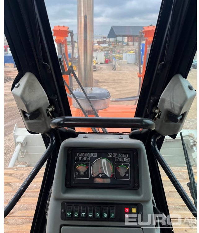 Hitachi D180 - Μπουλντόζα: φωτογραφία 4 Hitachi D180 - Μπουλντόζα: φωτογραφία 4