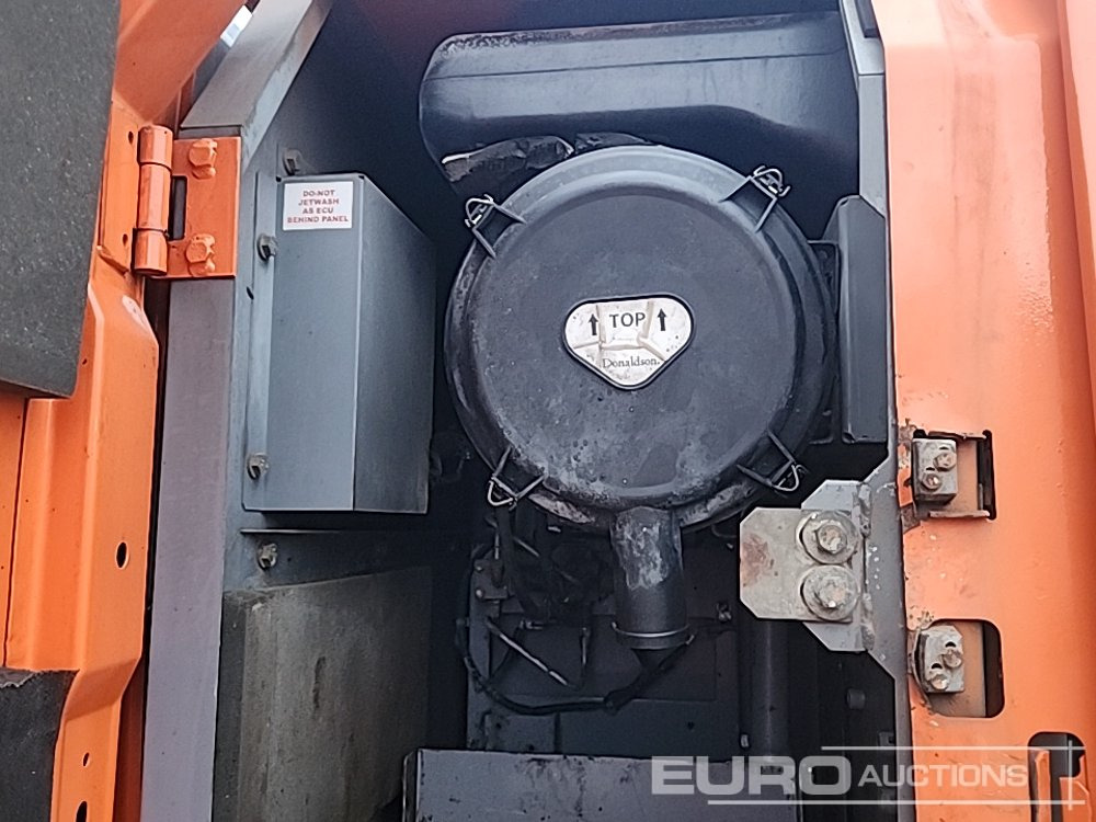 Ερπυστριοφόρος εκσκαφέας Hitachi ZX210LC-3: φωτογραφία 36