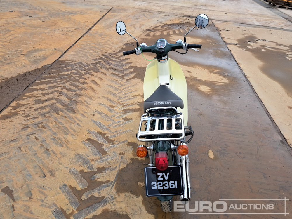Honda 50 Supercub - Μοτοσικλέτα: φωτογραφία 4 Honda 50 Supercub - Μοτοσικλέτα: φωτογραφία 4