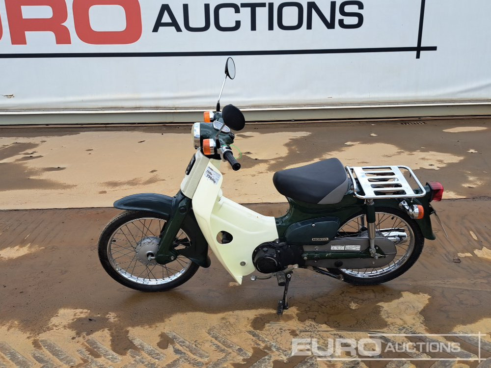 Honda 50 Supercub - Μοτοσικλέτα: φωτογραφία 2 Honda 50 Supercub - Μοτοσικλέτα: φωτογραφία 2