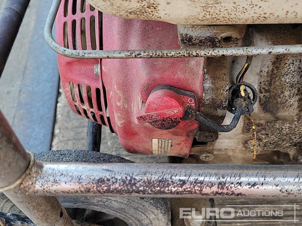 Μηχανών ασφάλτου JCB Beaver: φωτογραφία 15 Μηχανών ασφάλτου JCB Beaver: φωτογραφία 15