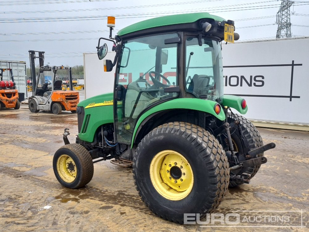 John Deere 4320 - Μικρό τρακτέρ: φωτογραφία 3 John Deere 4320 - Μικρό τρακτέρ: φωτογραφία 3